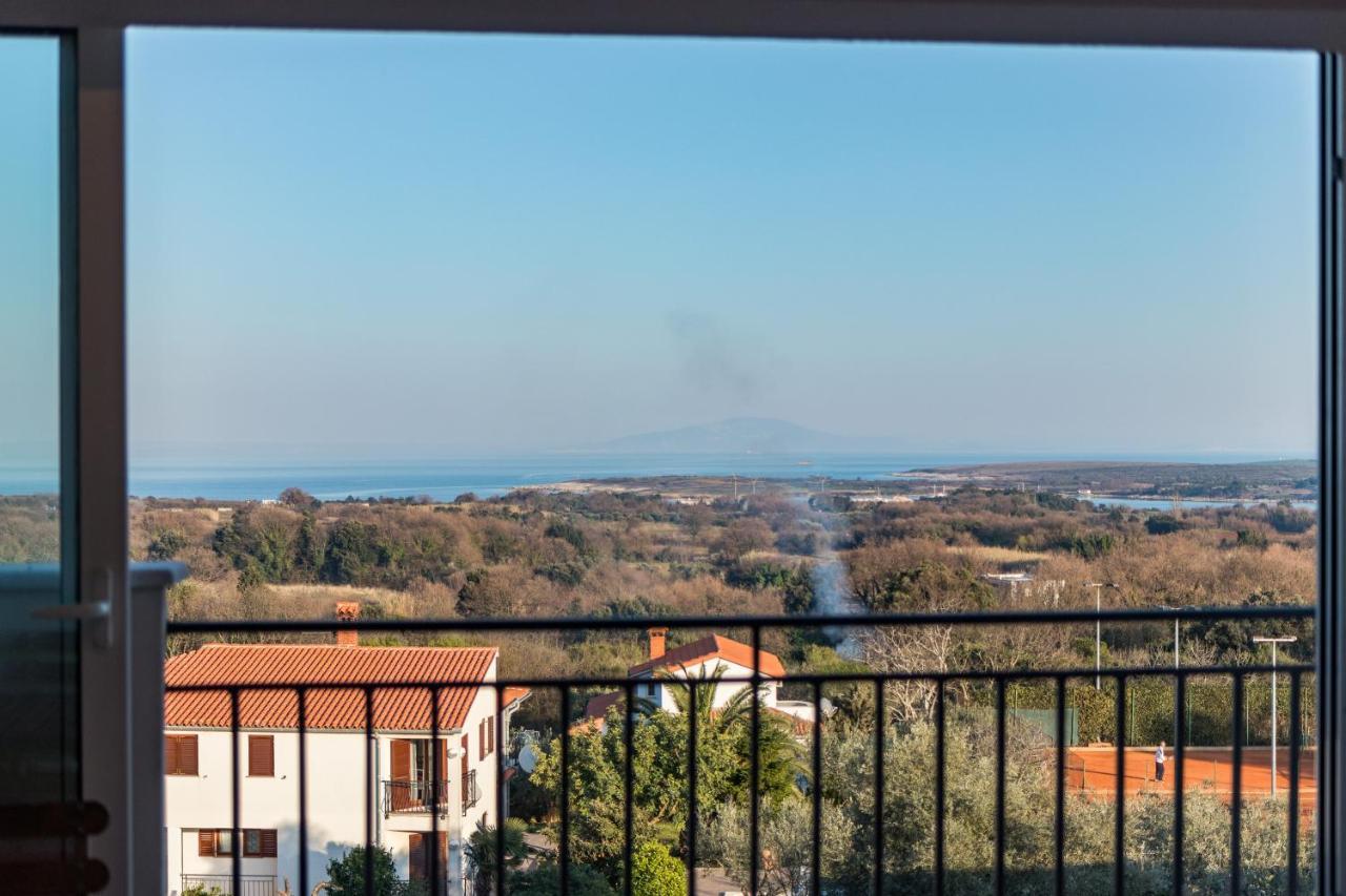 Sea View Apartment Liznjan Bagian luar foto