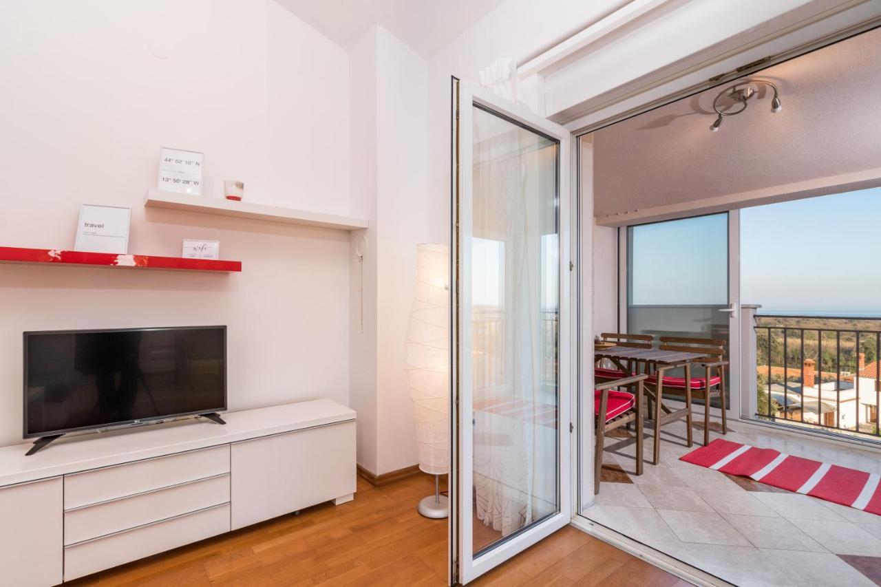 Sea View Apartment Liznjan Bagian luar foto