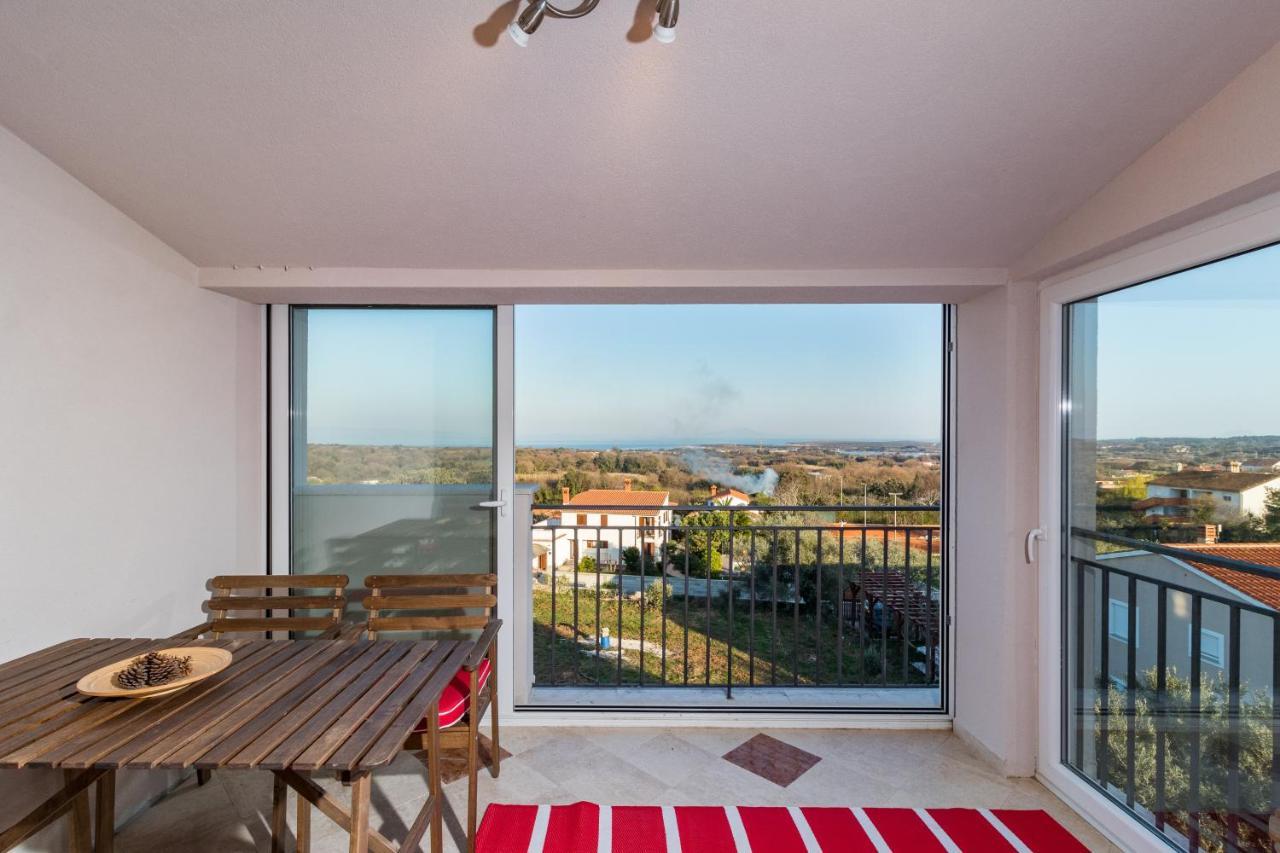 Sea View Apartment Liznjan Bagian luar foto