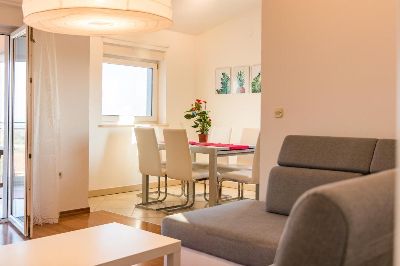 Sea View Apartment Liznjan Bagian luar foto